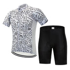 Black / Shorts / L