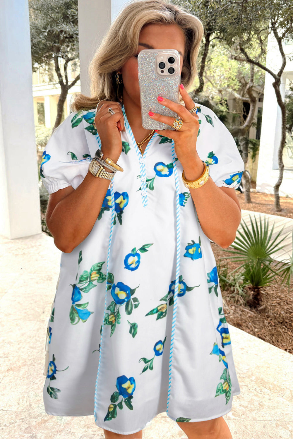 White Plus Size Floral Short Puff Sleeve Contrast Tie V Neck Dress