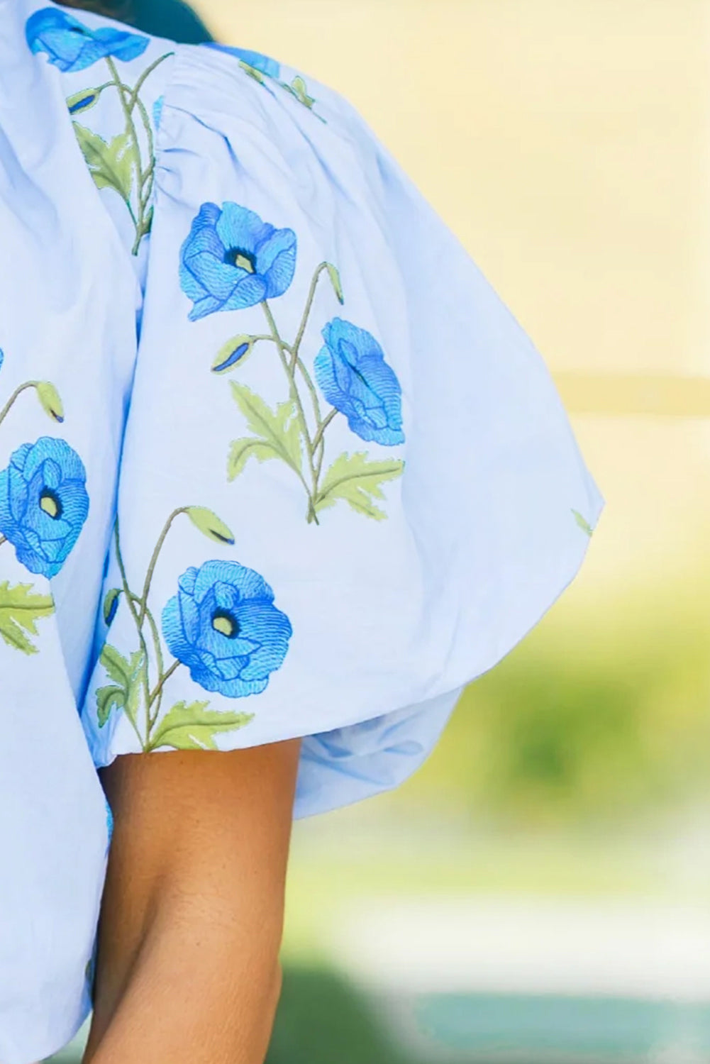 Sky Blue Floral Print Tie Split Neck Short Puff Sleeve Blouse