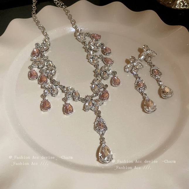 Diamond-encrusted Leaf And Waterdrop Tassel Necklace
