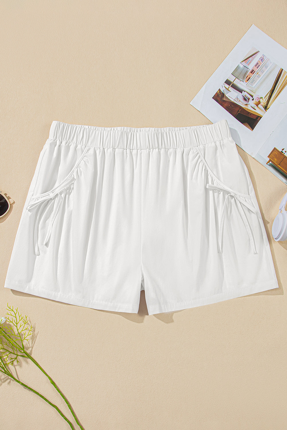White Bow Decor Pockets Plus Size Shorts