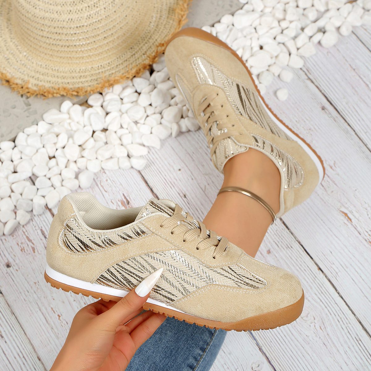 Lightweight Retro White Shoes For Women Leisure Street Shot