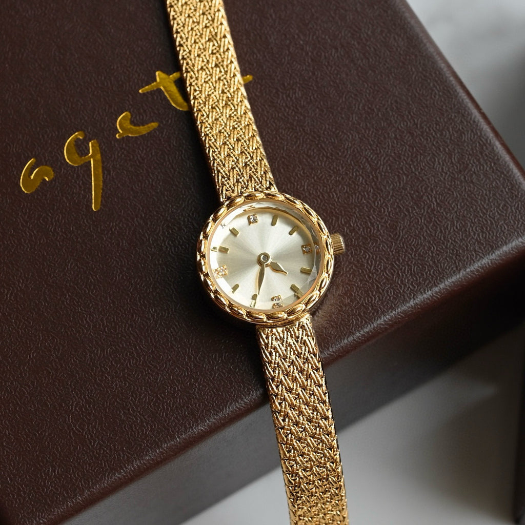 Mid-ancient Simple Retro Special Interest Light Luxury Small Golden Watch Women